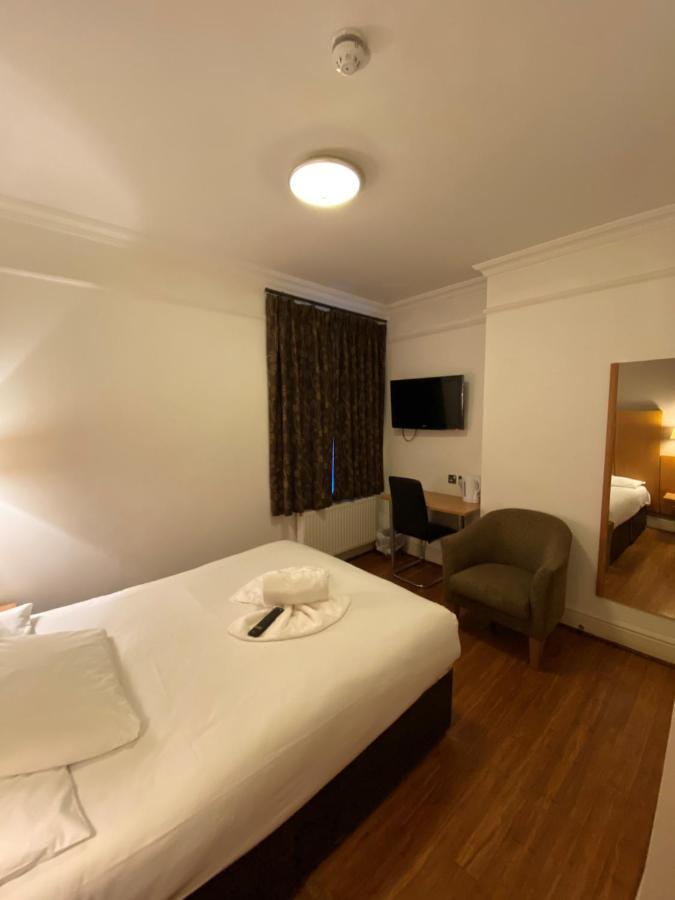 Buckingham Hotel Хай-Вайкомб Экстерьер фото